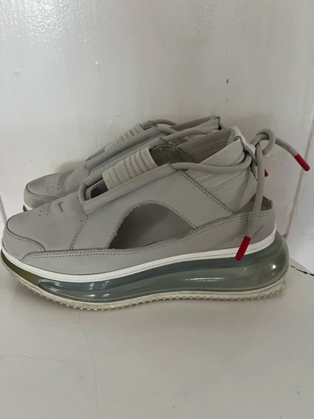 Nike Wmns Air Max FF 720 SIZE 7.